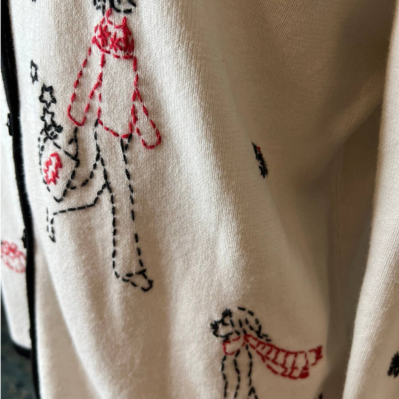 Ambra Holiday Sweater with Embroidered Women in Black and Red Size Large Petite - Picture 5 of 7